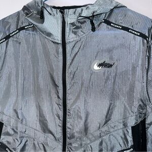 Nike WildRun track  Jacket in Gray and Black men’s L